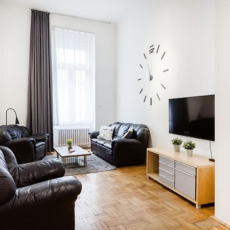 Elegant Apartment In Super Central Location Будапеща Екстериор снимка