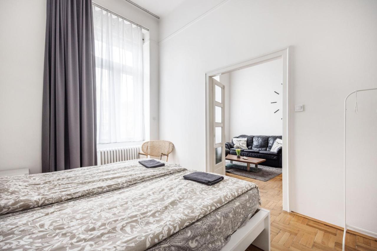 Elegant Apartment In Super Central Location Будапеща Екстериор снимка